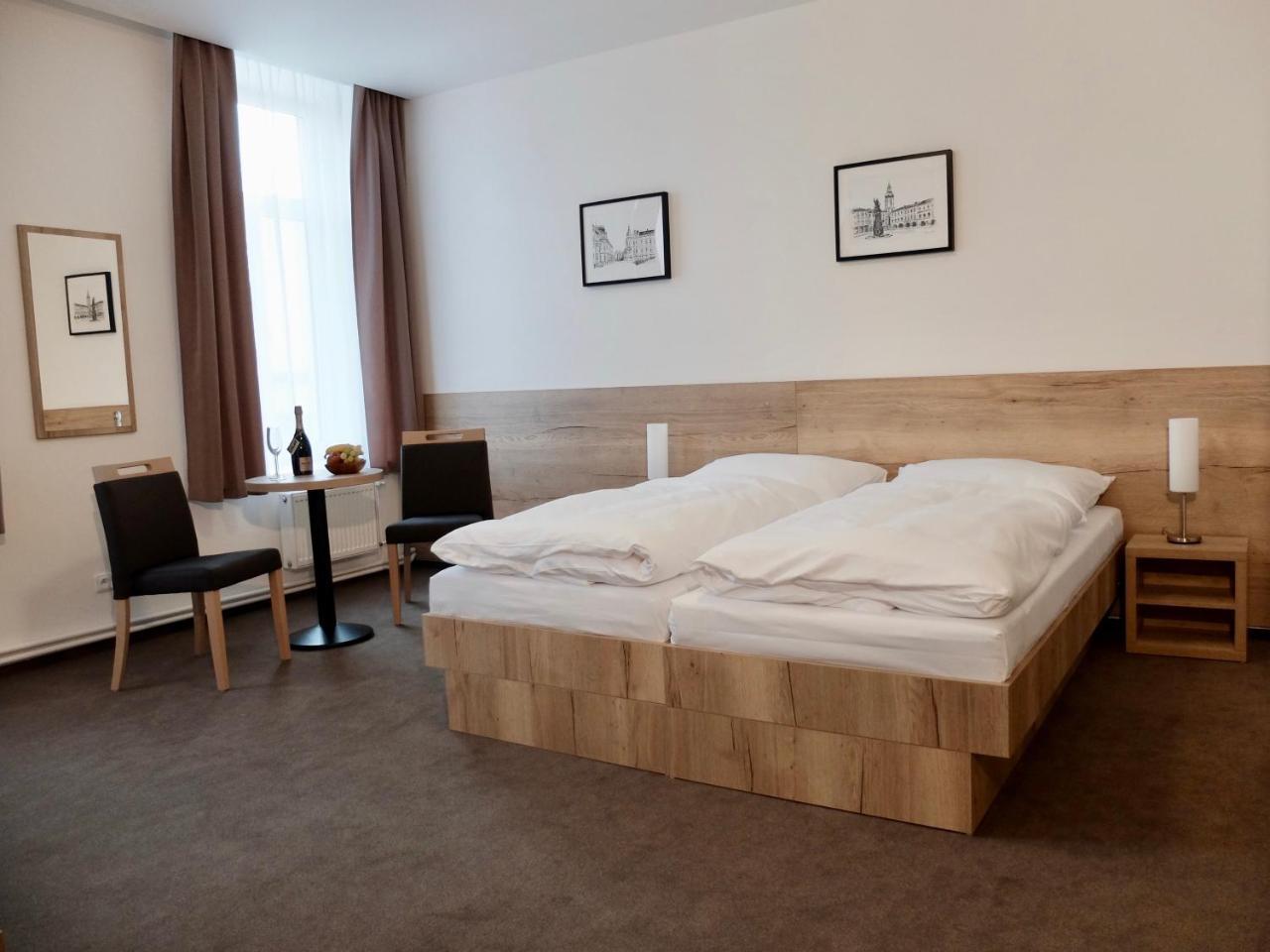 Penzion Stara Posta Frýdek-Místek Buitenkant foto
